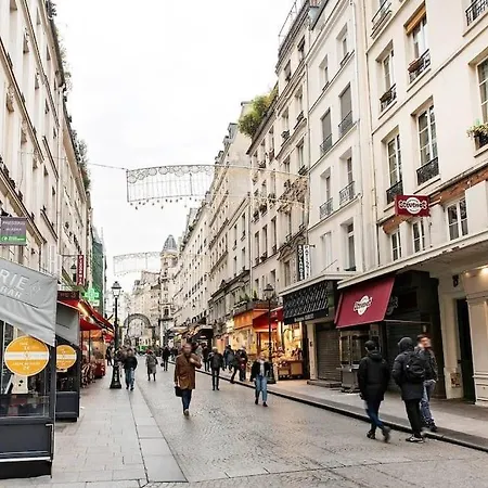Superbe Avec Balcon Au Coeur De Montorgueil *
