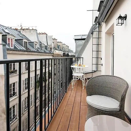 Apartment Superbe Avec Balcon Au Coeur De Montorgueil Paris