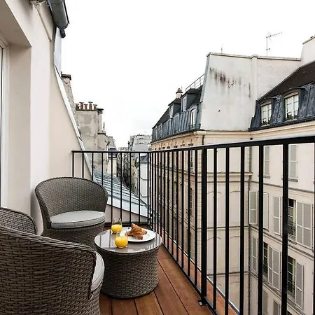 Superbe Avec Balcon Au Coeur De Montorgueil