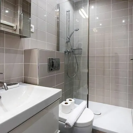 Superbe Avec Balcon Au Coeur De Montorgueil Appartement *