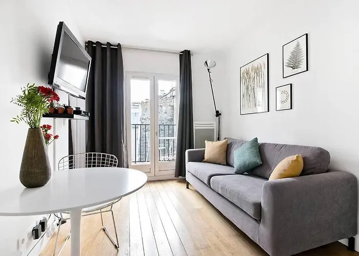 Superbe Avec Balcon Au Coeur De Montorgueil Appartement Paris