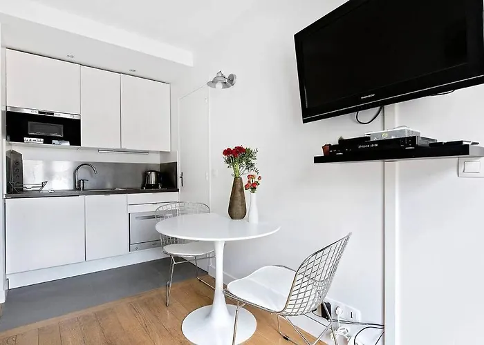 Superbe Avec Balcon Au Coeur De Montorgueil Appartement *