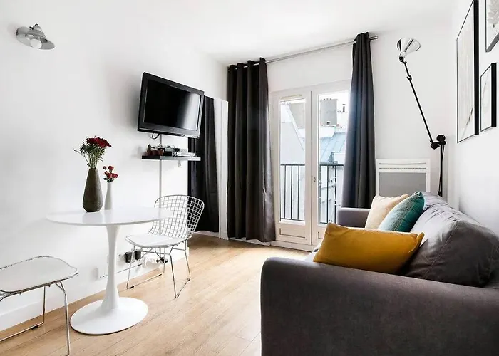 Superbe Avec Balcon Au Coeur De Montorgueil