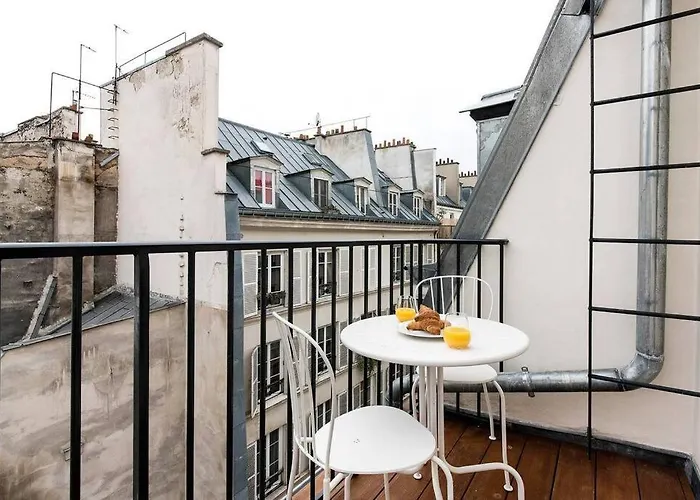 Superbe Avec Balcon Au Coeur De Montorgueil *