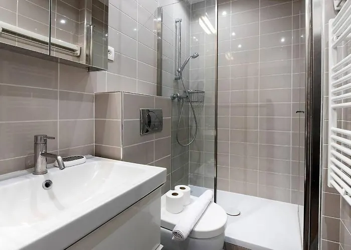 Superbe Avec Balcon Au Coeur De Montorgueil Appartement *
