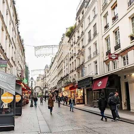 Superbe Avec Balcon Au Coeur De Montorgueil Párizs